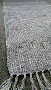 Szary dywanik bawełniany