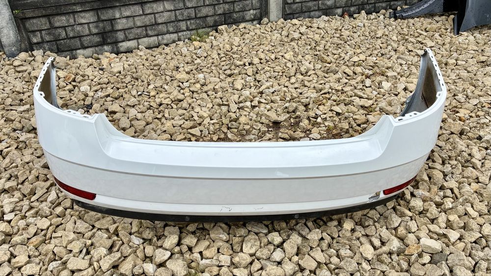 Zderzak tylny 4xPDC bialy LF9E Skoda Octavia 3 III liftback 17- lift