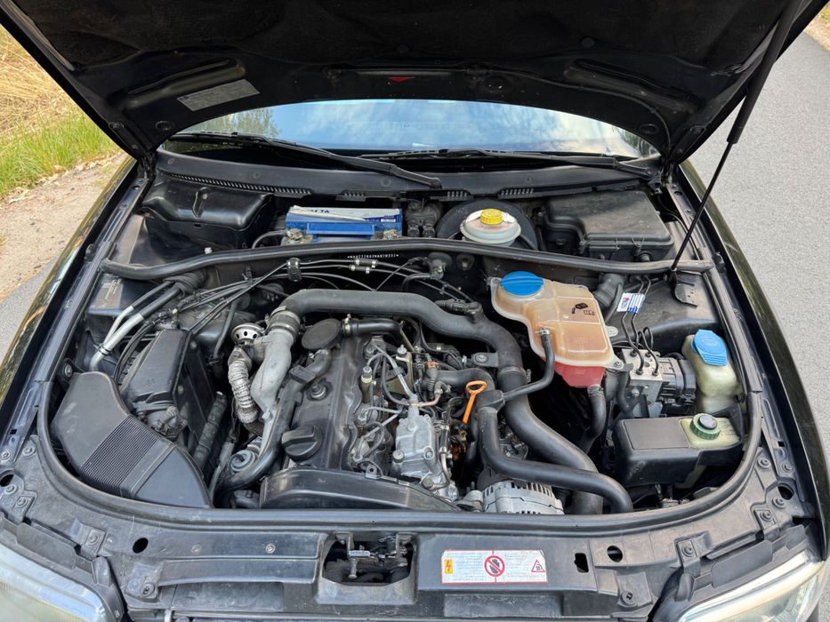Audi A4 1.9TDI 110CV / Valor Negociável!