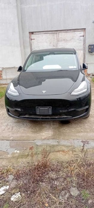 TESLA model Y 2023  7SAYGDEE1PA135445
