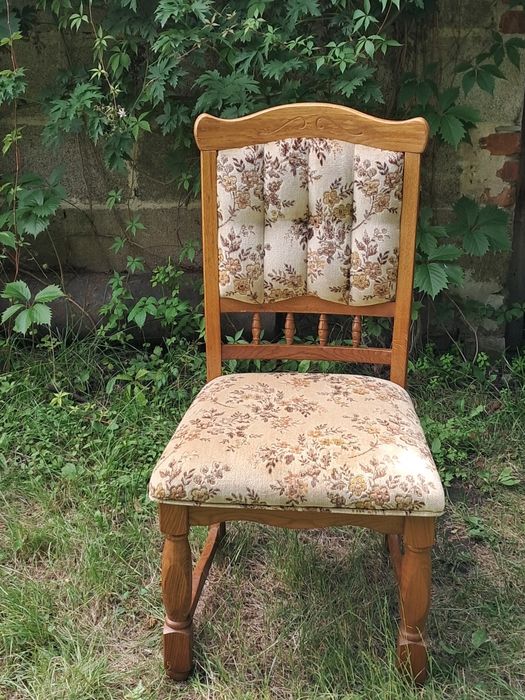 Komplet krzeseł dębowych