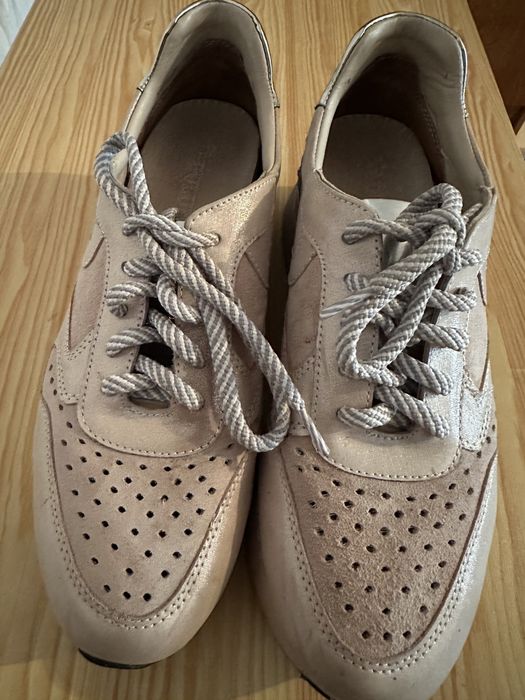 Кроссовки кожзам