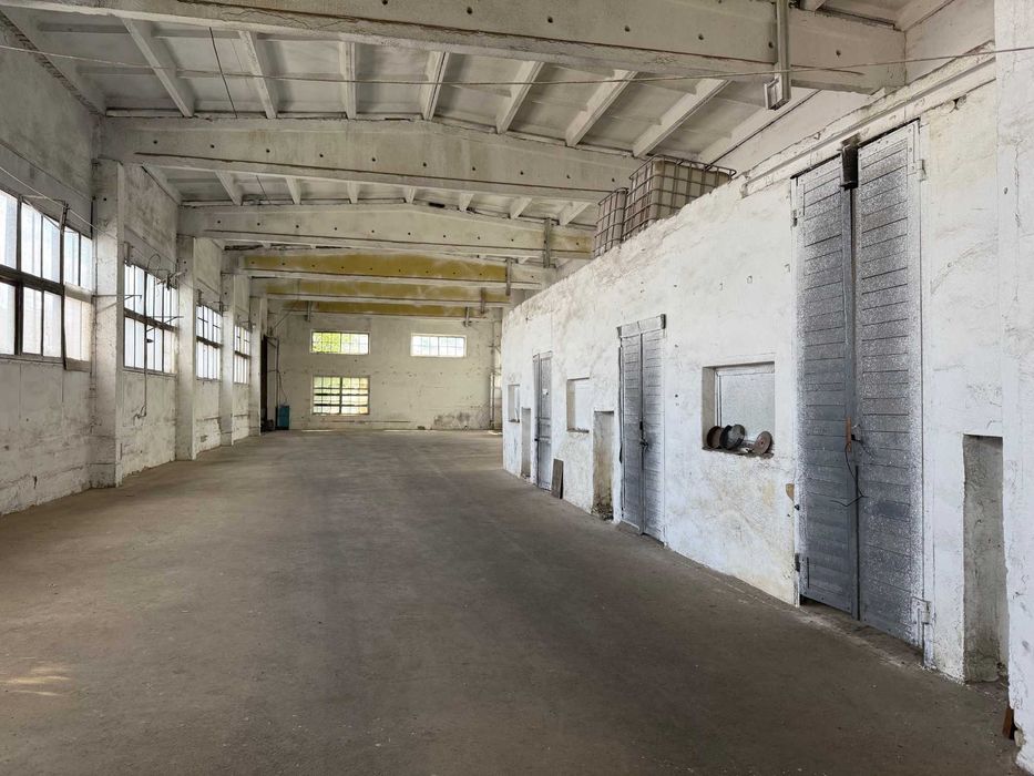 Продам склад 960 м² з кран-балкою 5 т та 90 кВт | Вороновиця