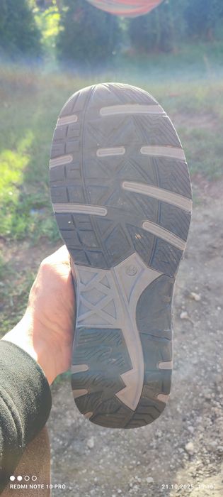 Чоловічі кросівки 44