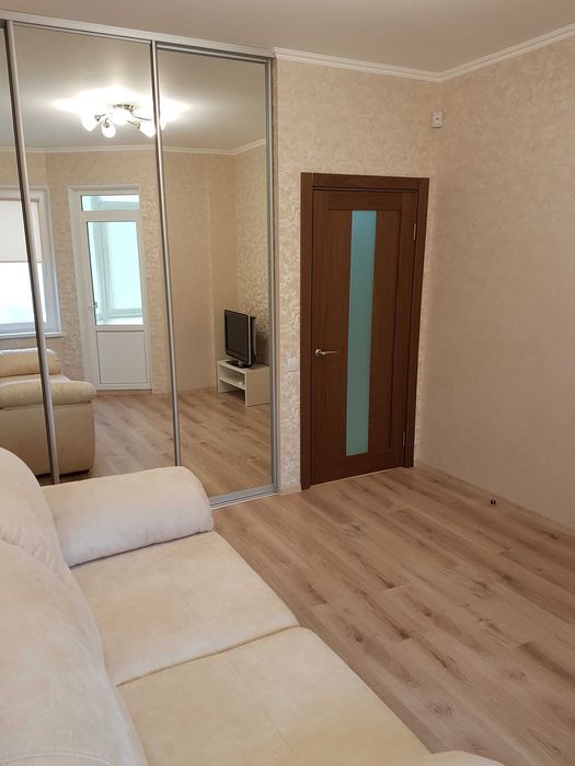 Продам 1к. квартиру, 4 эт., в массиве "Радужный"/Небесной сотни, Одеса