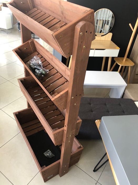Drewniana doniczka kwietnik cztery poziomy