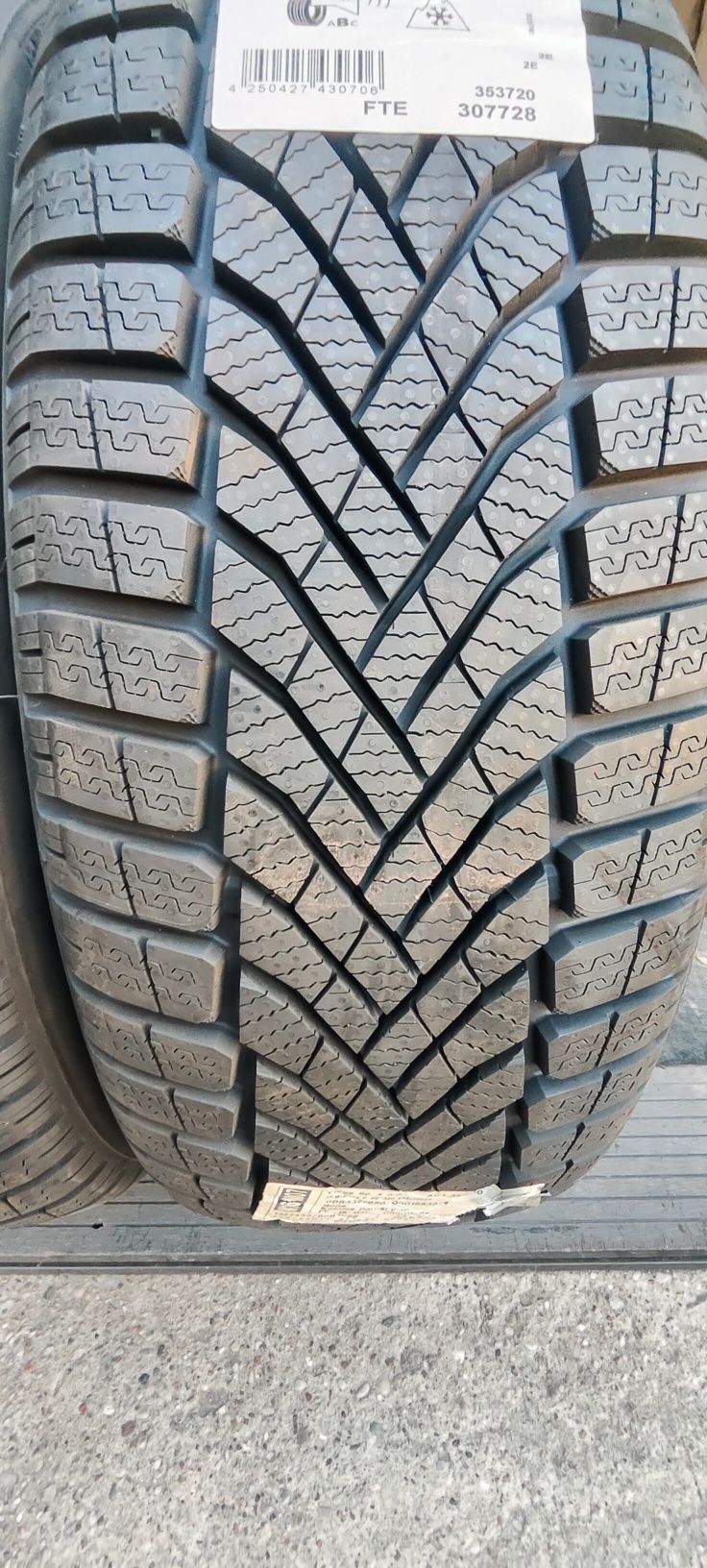 205/55r17 Falken Eurowinter HS02