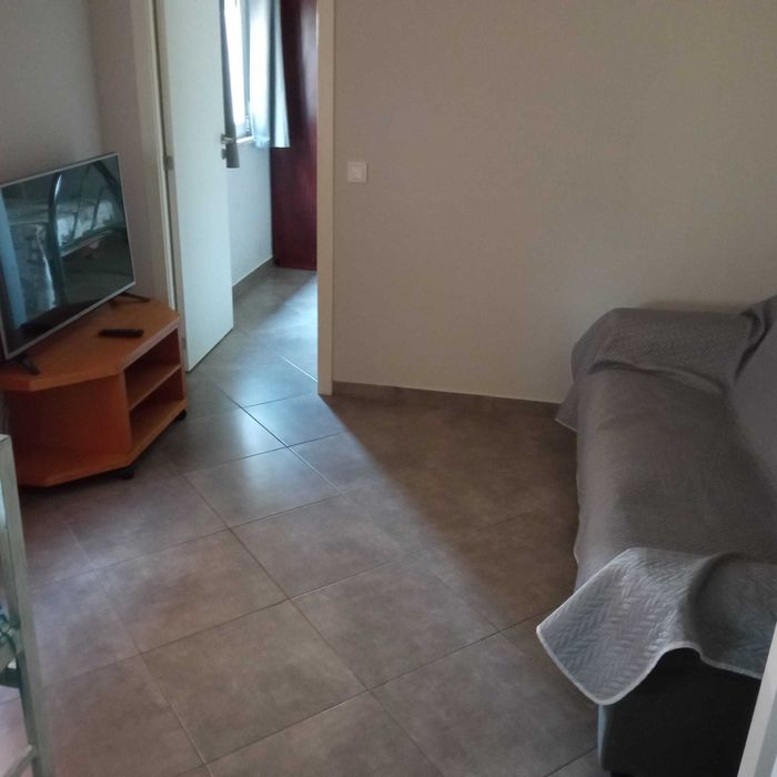 Quarto aluga-se - Camarate