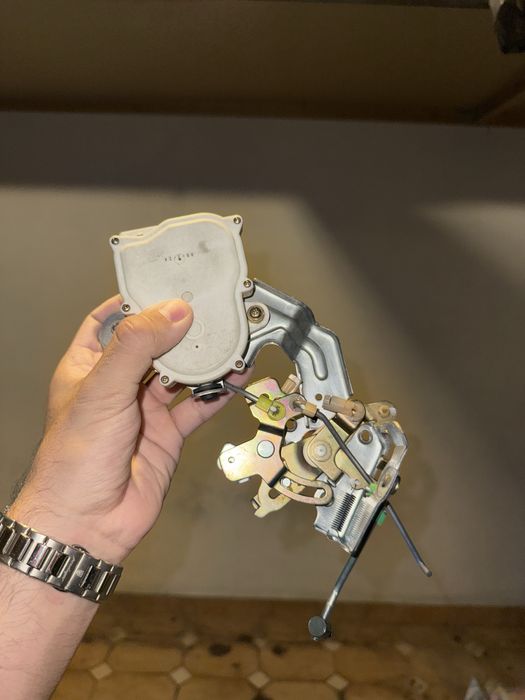 Fechadura traseira Suzuki Vitara *NOVA*