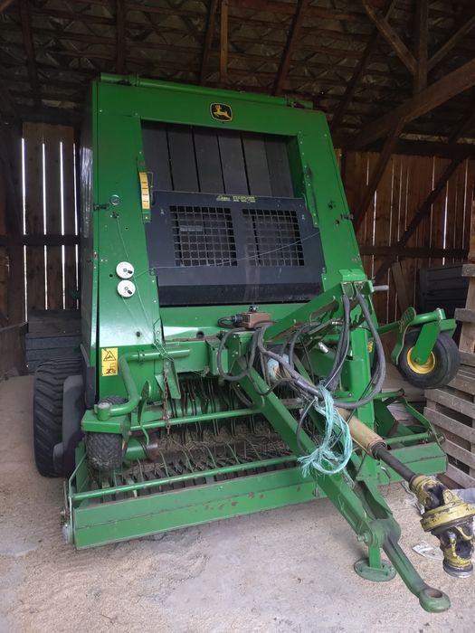 Prasa John Deere 592 Premium