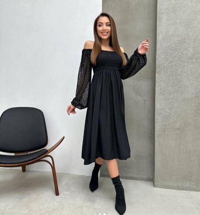 Гарна чорна сукня
