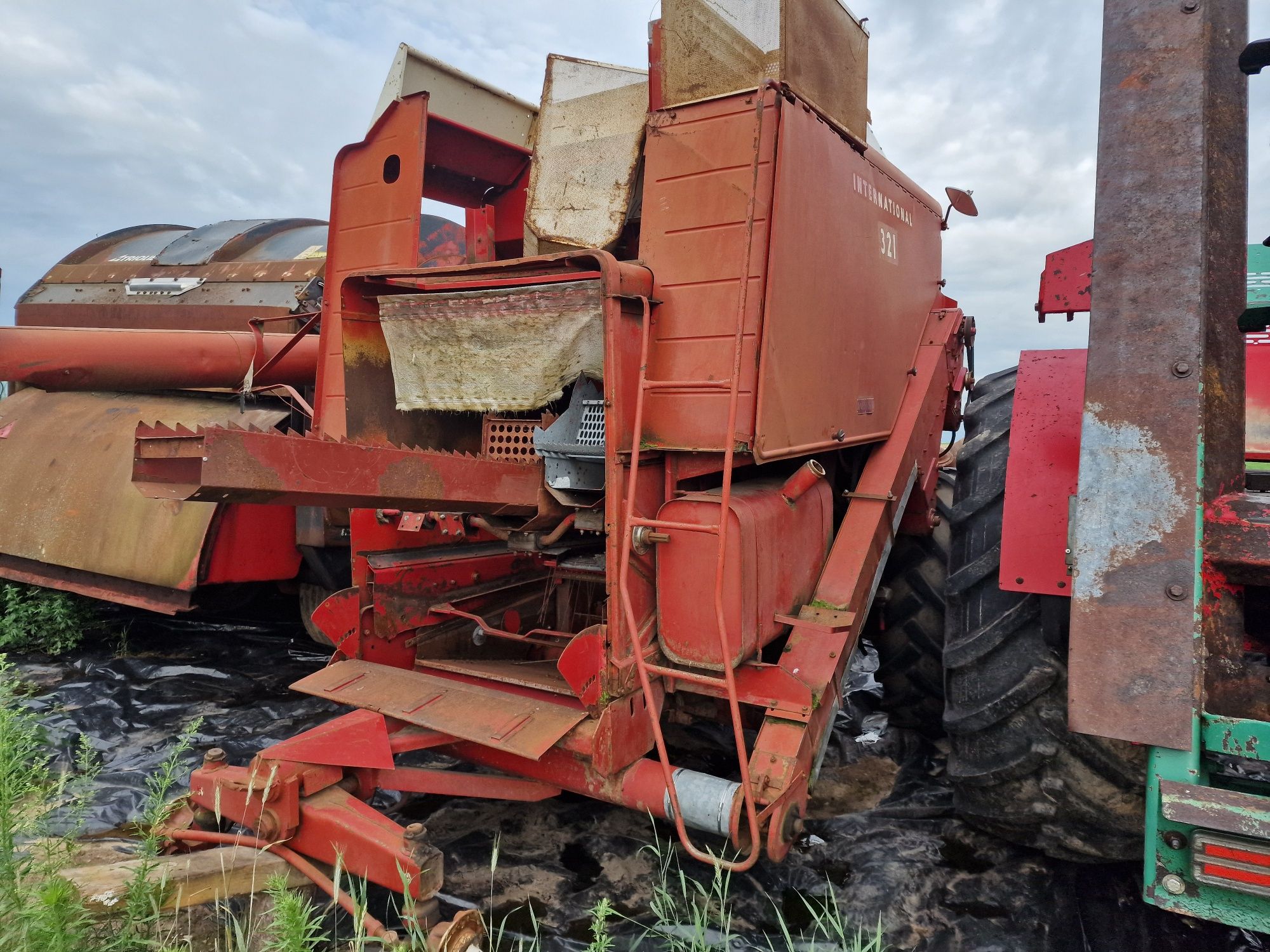 Części do kombajnu case International 321