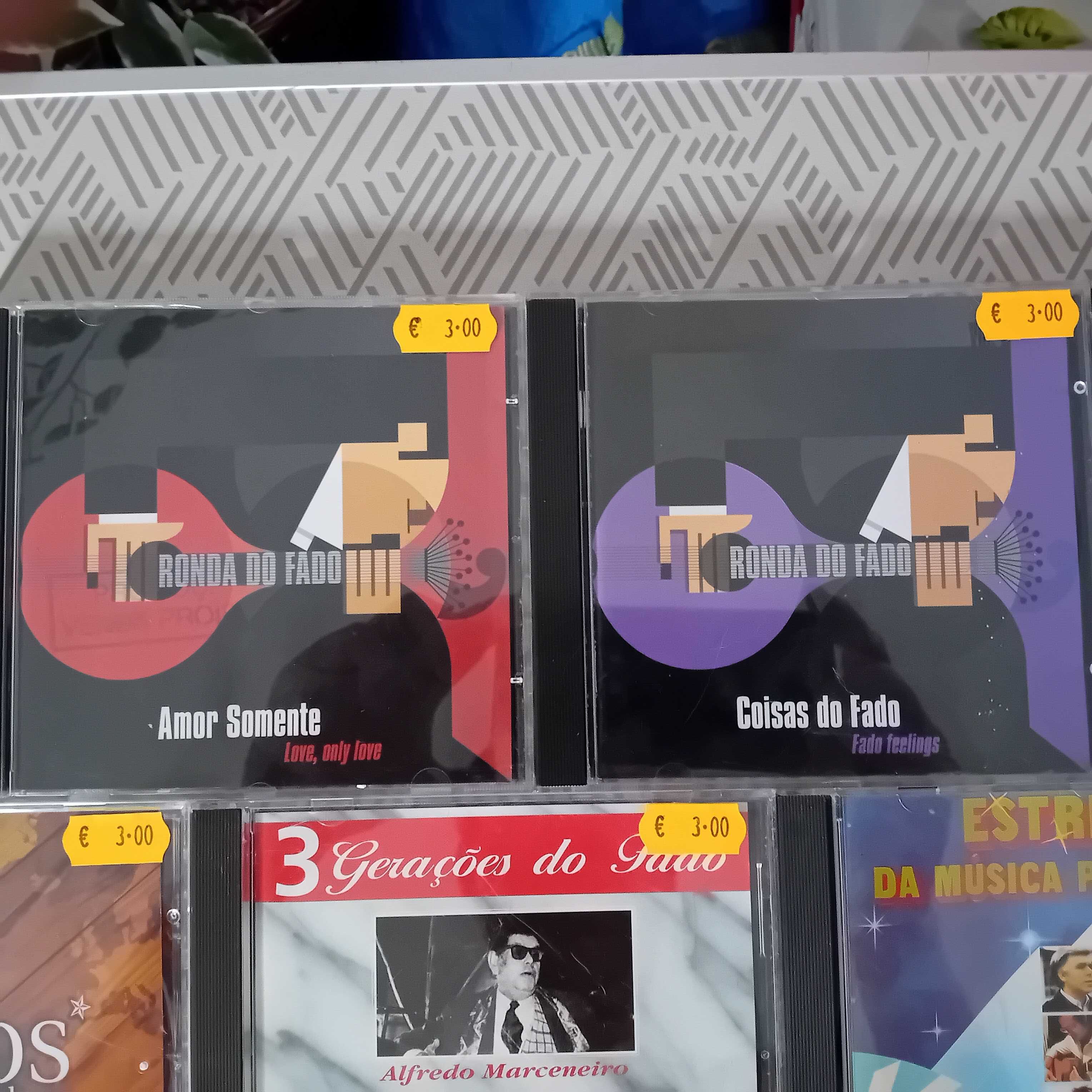 Música em Cd Colectâneas de Fado e Bailes Populares.
