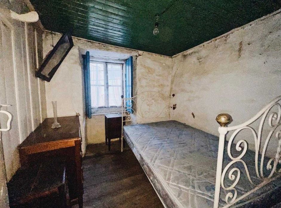 Moradia para recuperar - Unhais da Serra