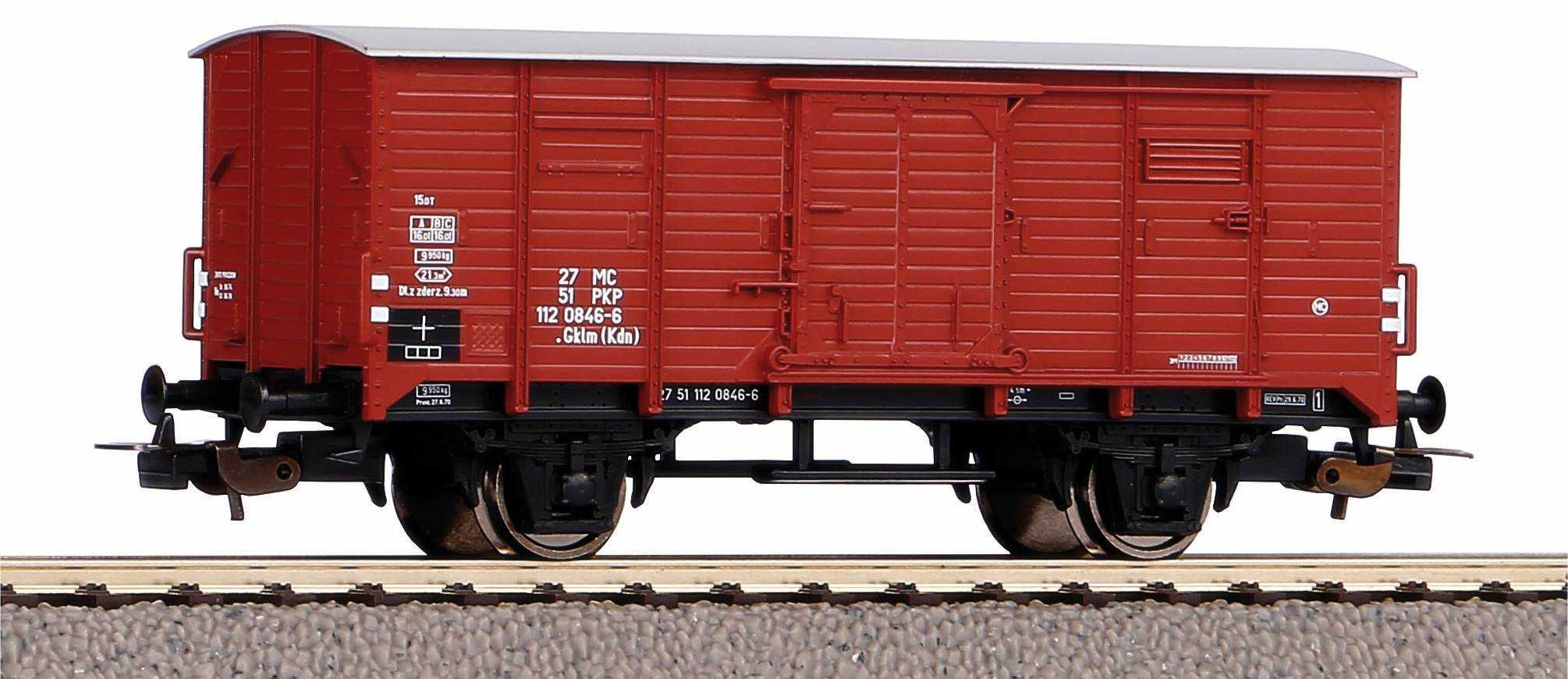 Wagon kryty H0 PKP (PIKO 58945)