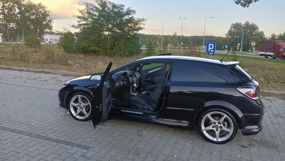 Opel Astra H GTC
