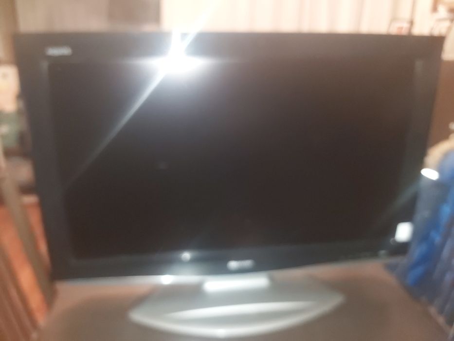 Tv lcd sharp 32" Polegadas em muito bom estado