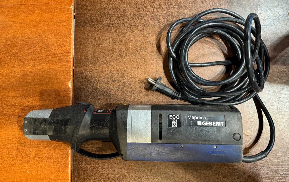 Elektrohydrauliczna zaciskarka Geberit Mapress Eco 301 Type 3