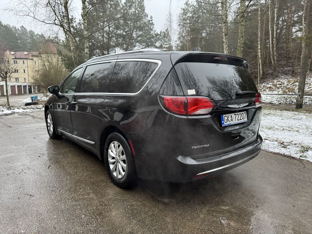 Chrysler Pacifica Touring L, 2019 LPG. 8 osobowa.