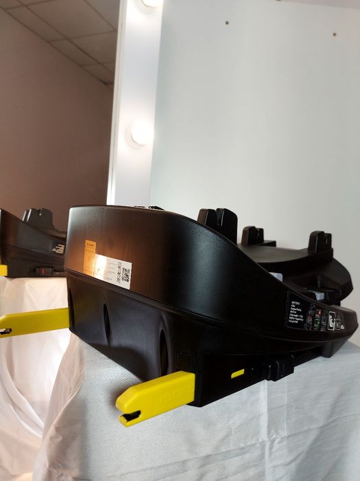 Поворотна база 360 с ізофікс для автокрісла має новий Европейський ста