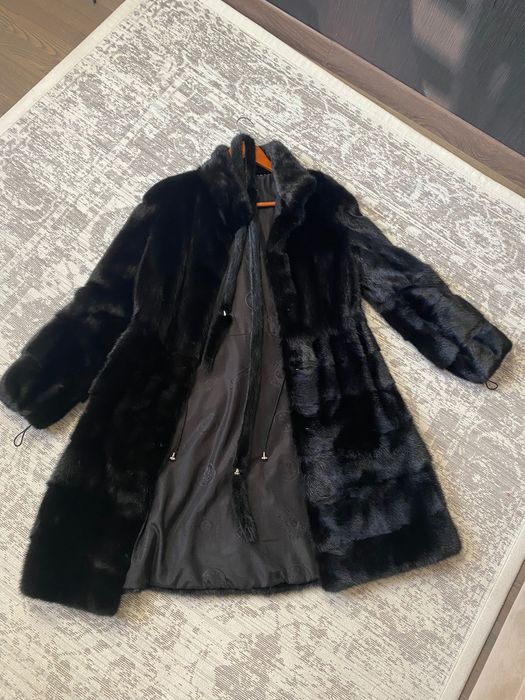 Шубка норкова,чорна,розмір 42,S-(невелика)M