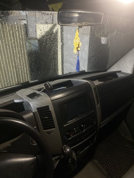 Крафтер пасажир 8+1.  11000$