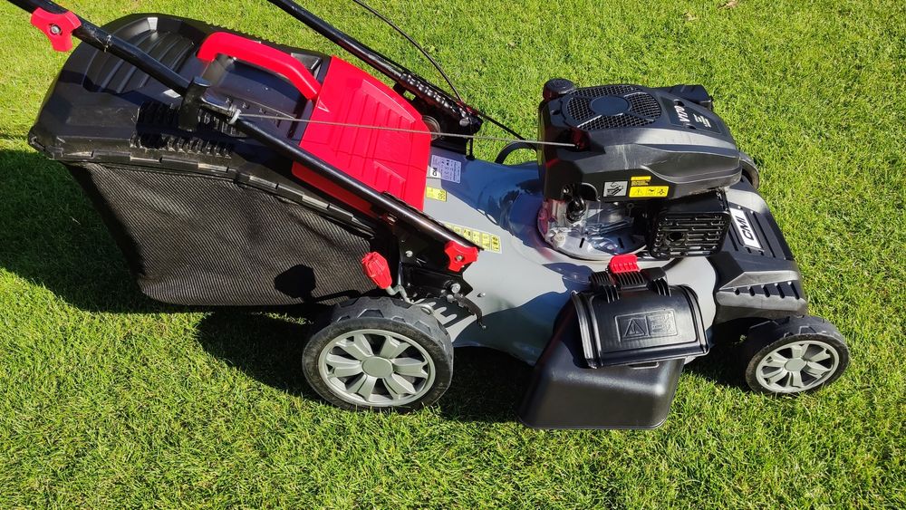 Kosiarka spalinowa z napędem 170 ccm