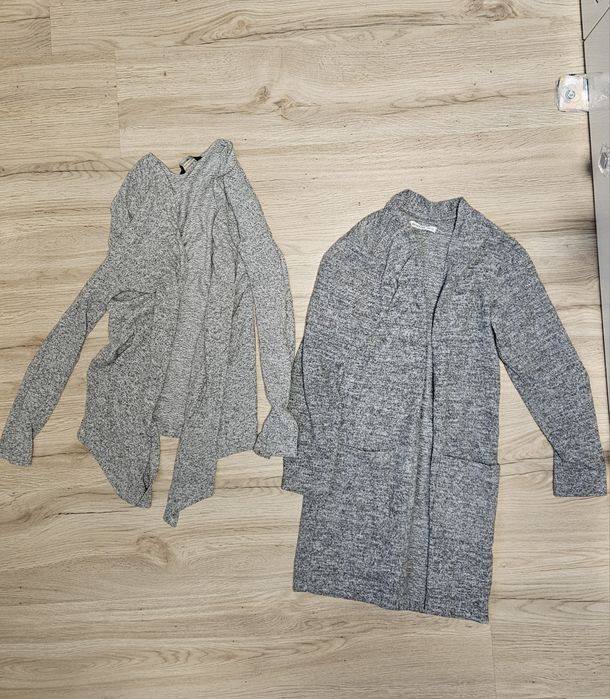Dwie szare narzutki sweterki 134/140