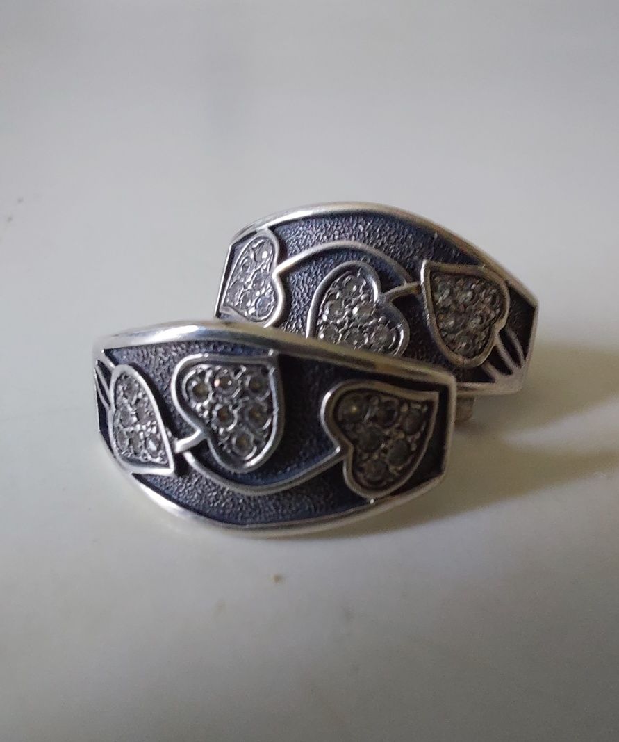 Серебро, серебряные серьги.