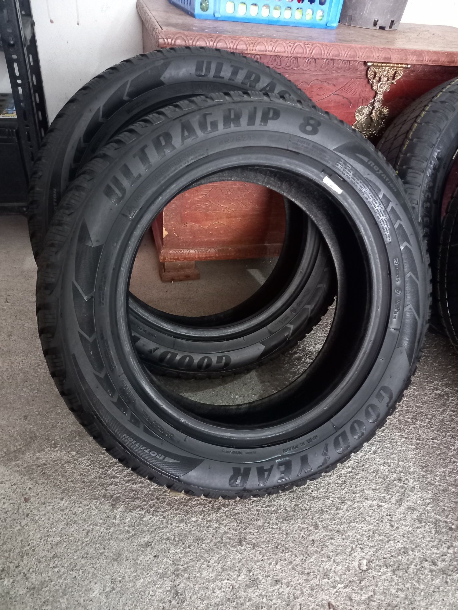 2 Pneus 195/60R16 C Goodyear