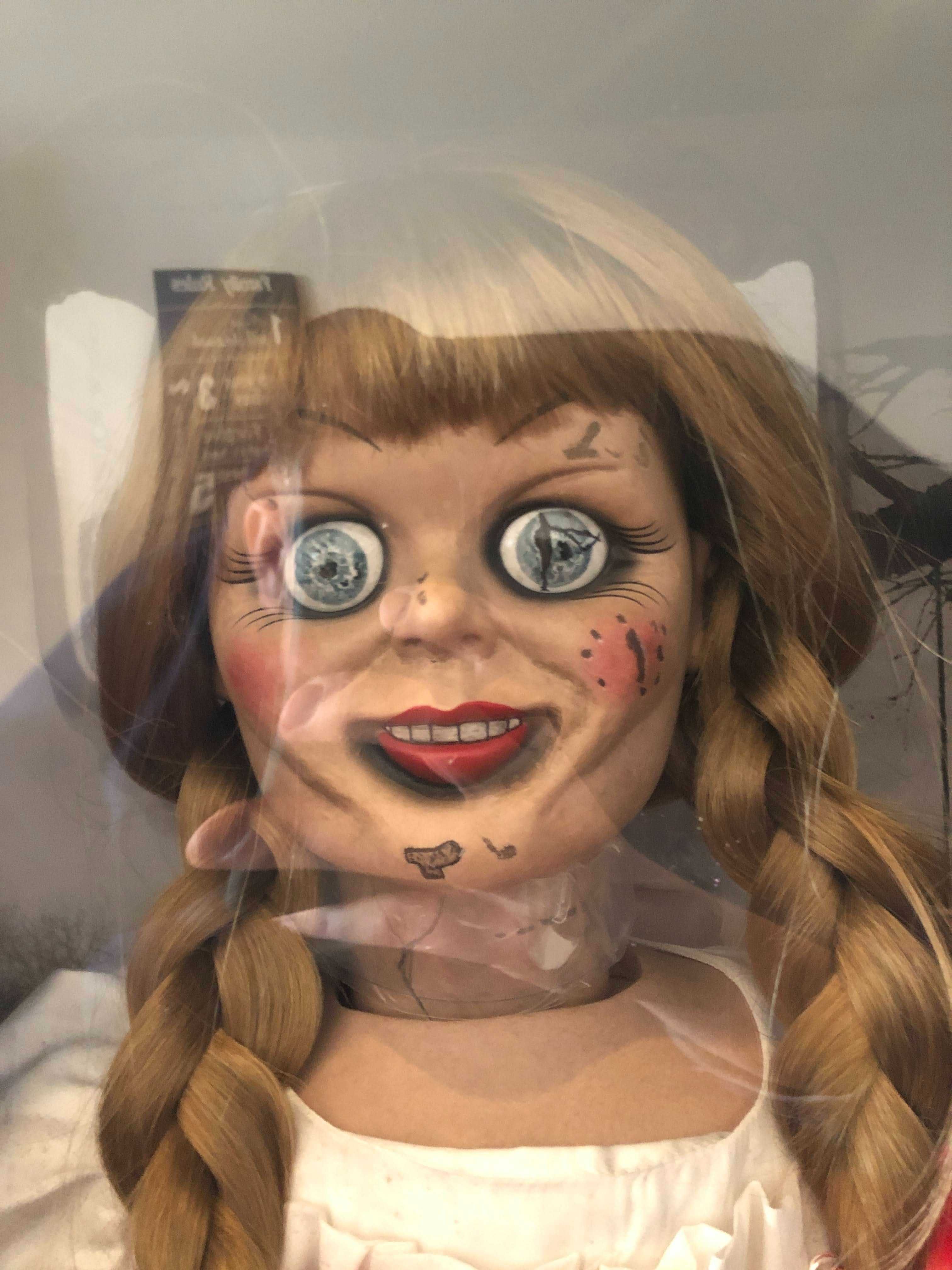 Vendo Boneca Anabelle - The Conjuring tamanho real da Trick or Treat