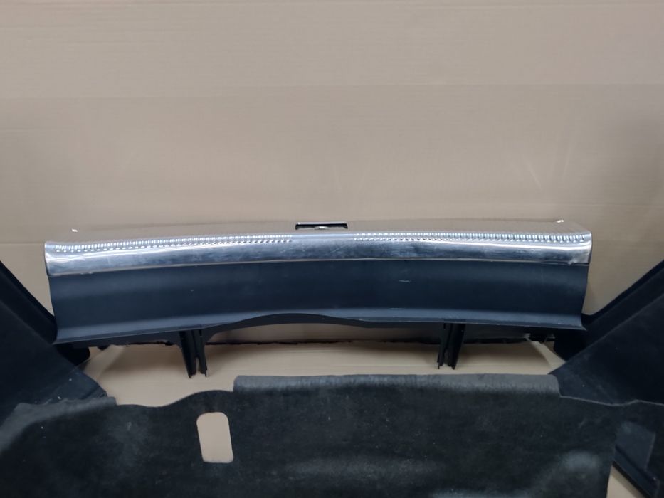 WNĘTRZE bagażnika tapicerki AudiA5 8T sportbak