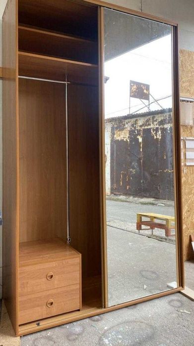 шафа-купе з ящиками