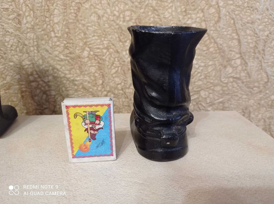 Карандашница сапог чугун.