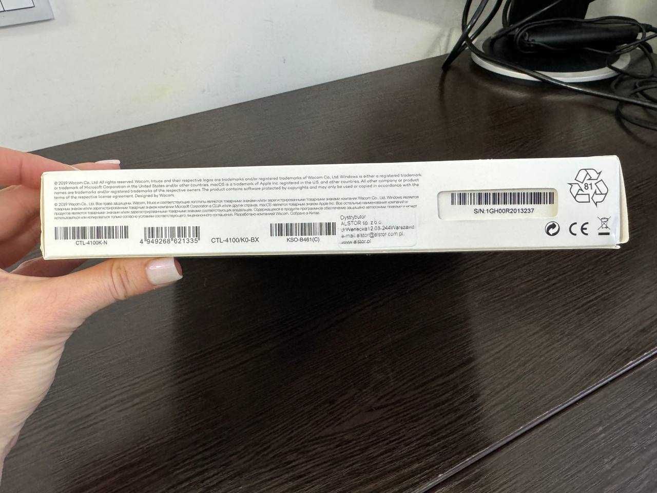 Wacom Intuos small чорний
CTL-4100K-N