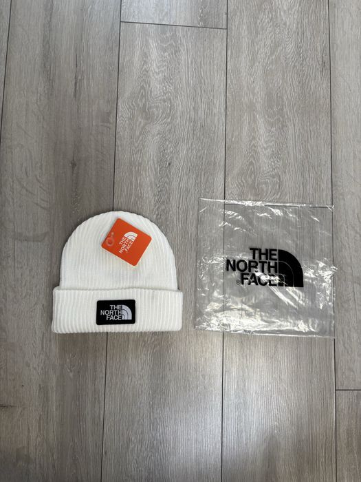 Biala czapka zimowa The North Face, nowa, uniwersalna, unisex