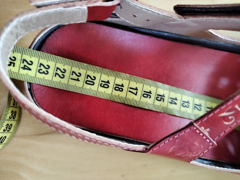 Nowe sandały Laura Vita - r.37