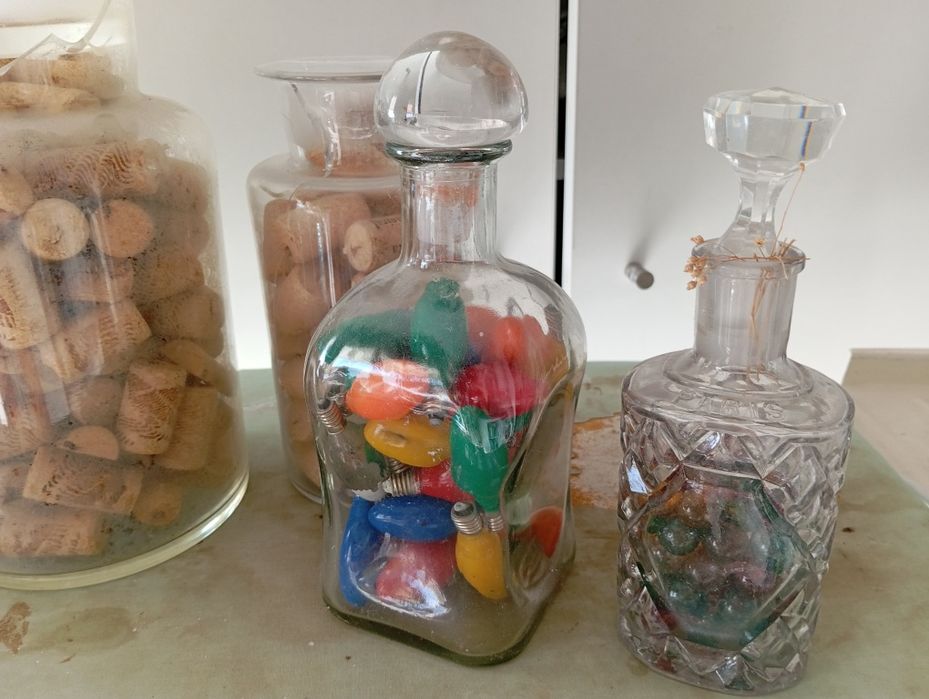 Vários Frascos de Vidro Antigos