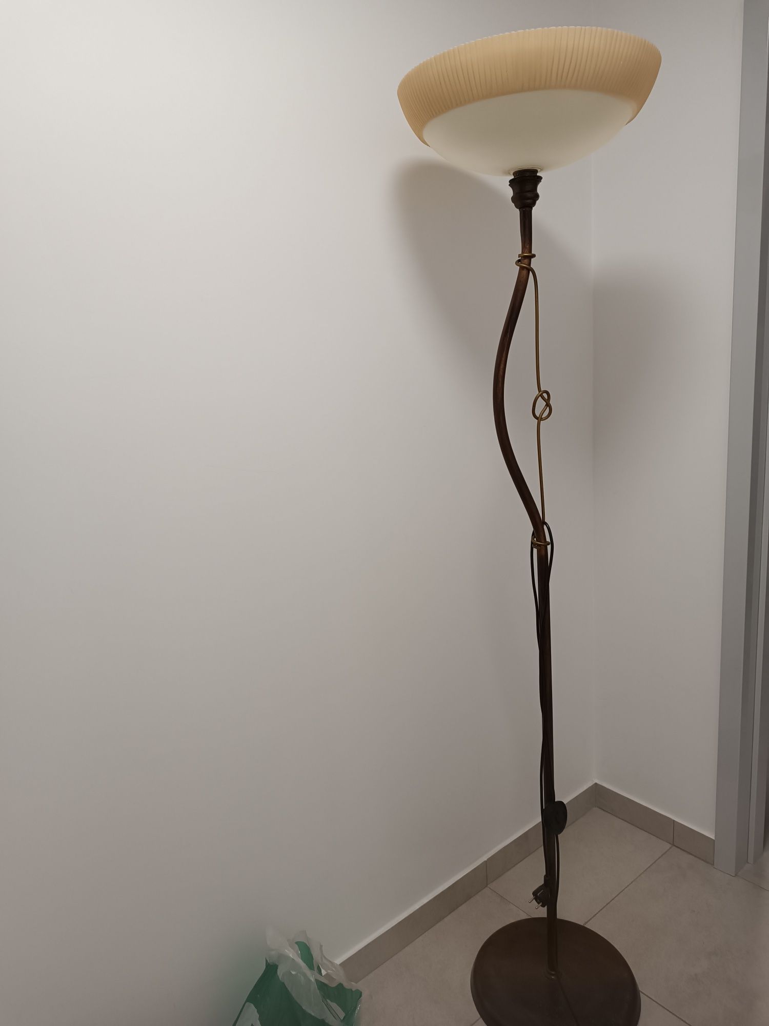 Lampa stojąca, stylowa
