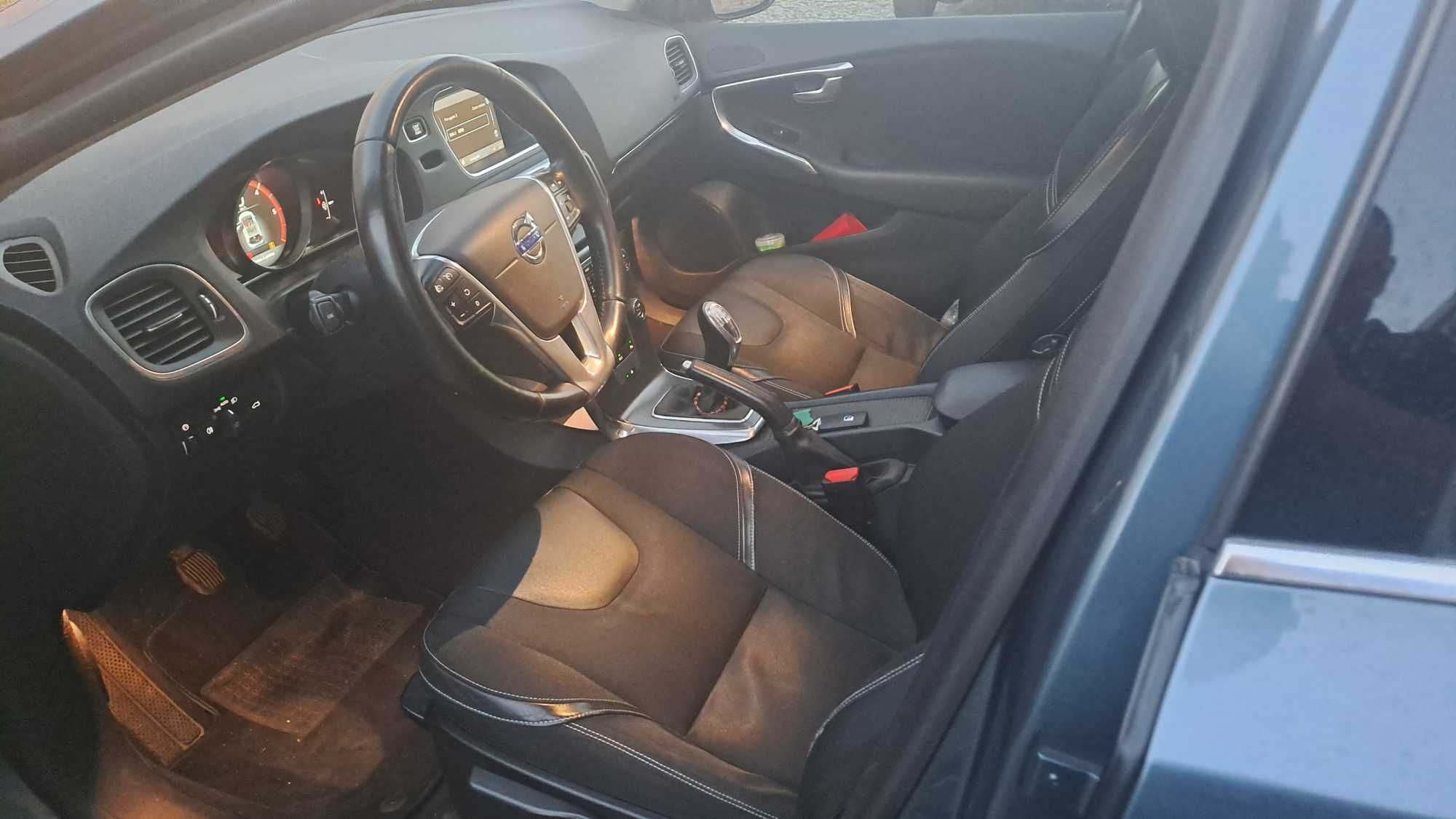 Volvo V40 D2 momentum