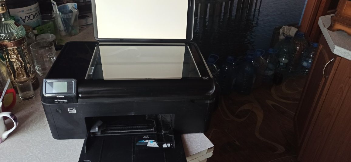 Продам принтер HP fotosmart.