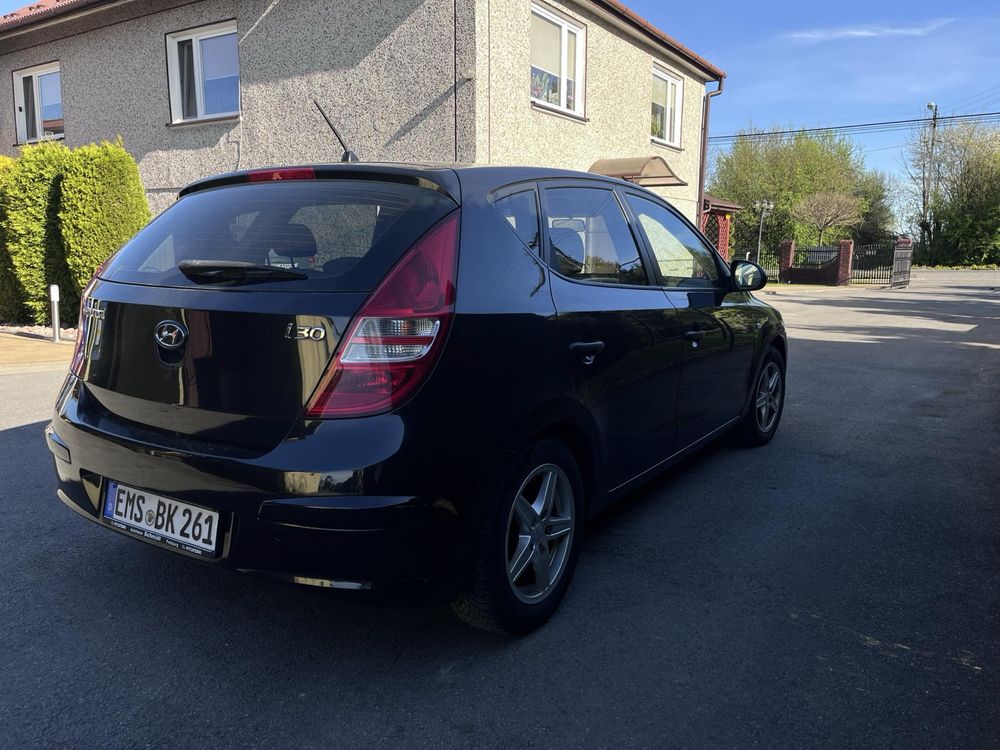 Hyundai i30 1.4 16v 109 km klimatyzacja nawigacja kamera cofania