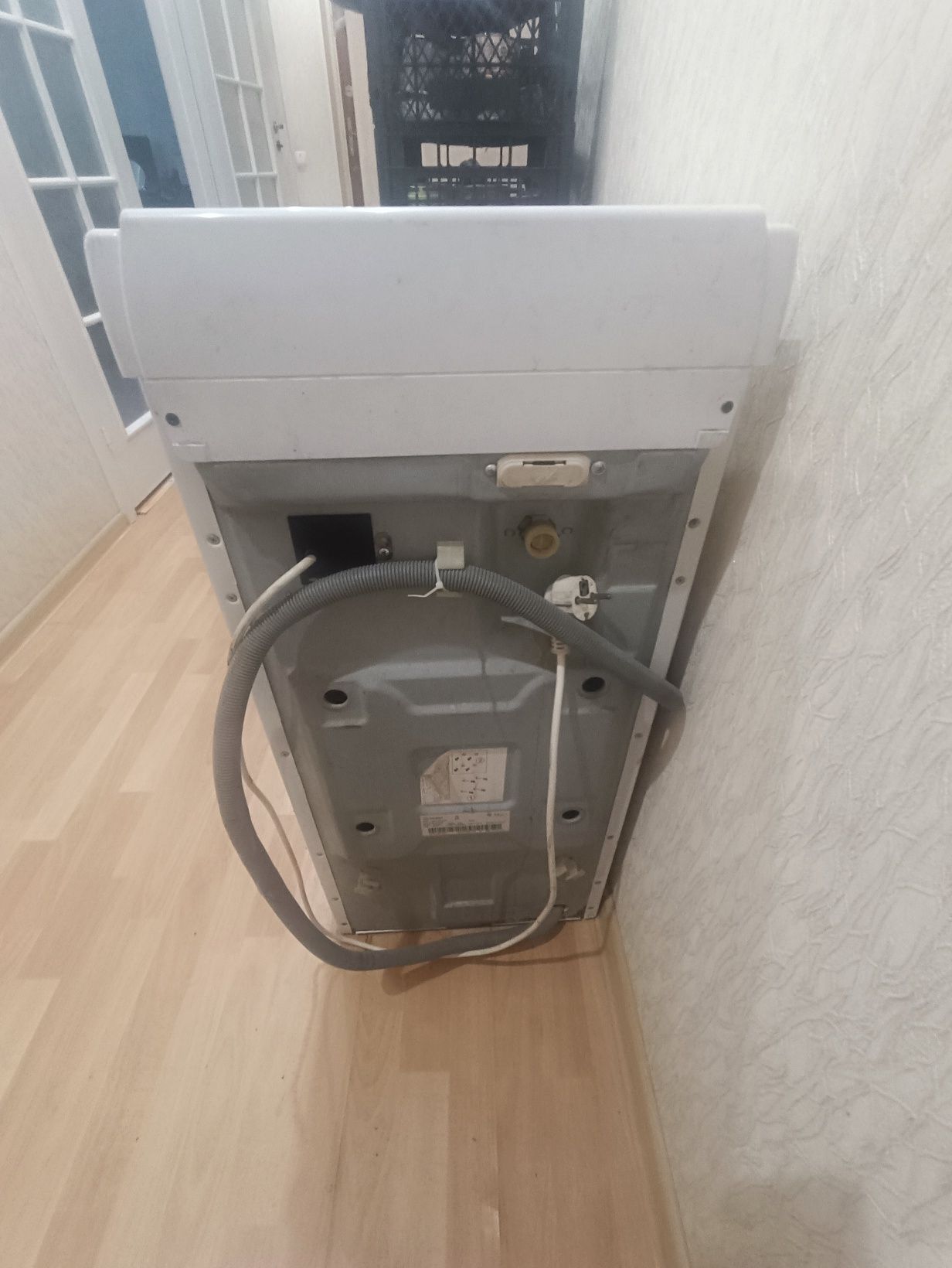 Продам стиральную машинку indesit wite 107 в нерабочем состоянии