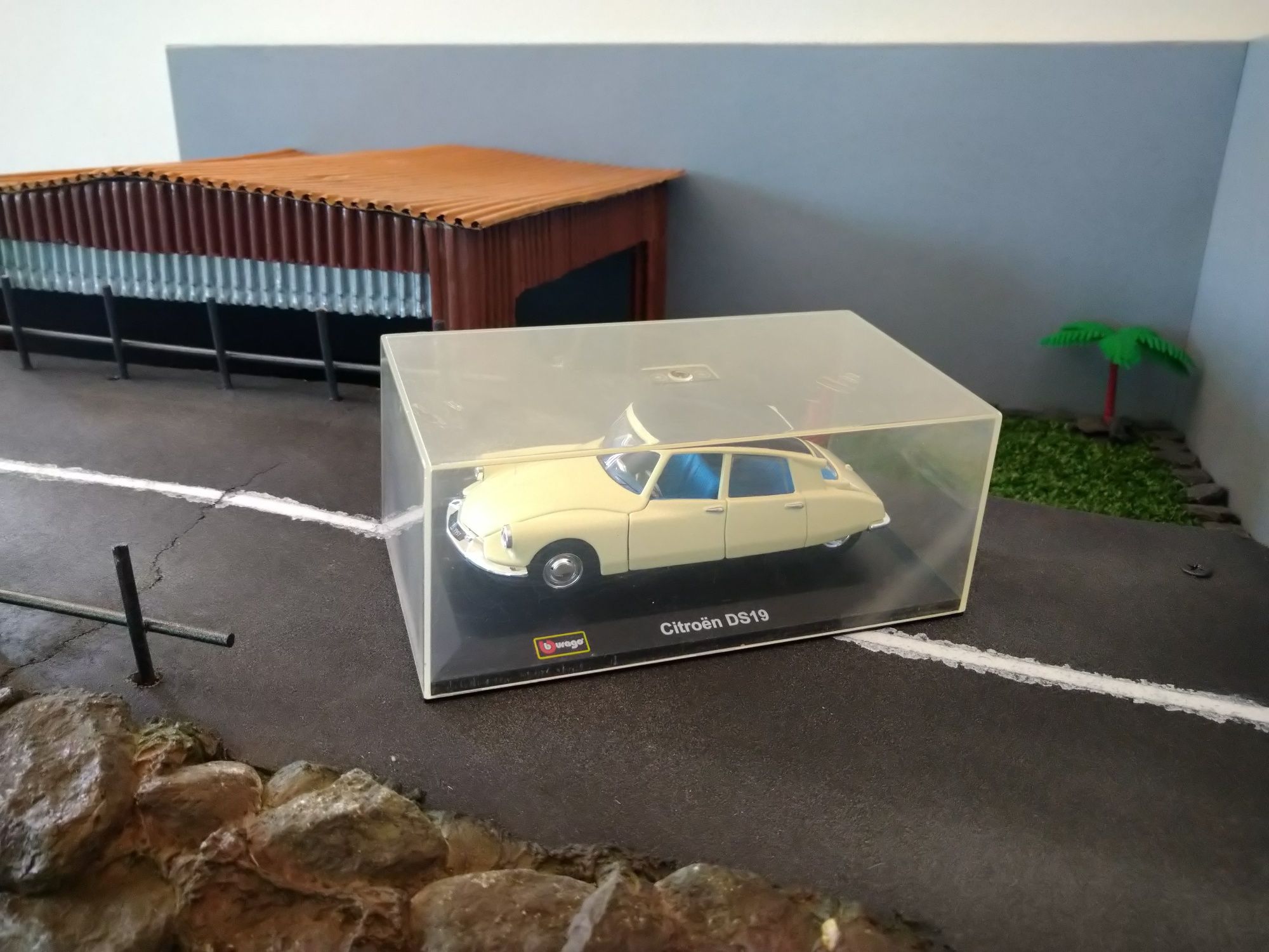 Citroën DS19 - Bburago 1/32