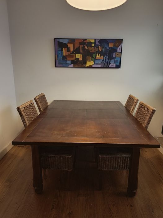 Mesa extensível com 4 cadeiras de verga
