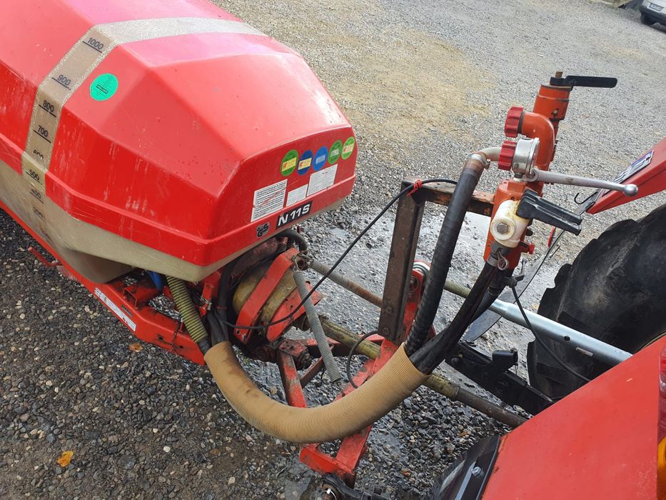 Opryskiwacz sadowniczy do porzeczek malin itp.Holder 1000 litrów