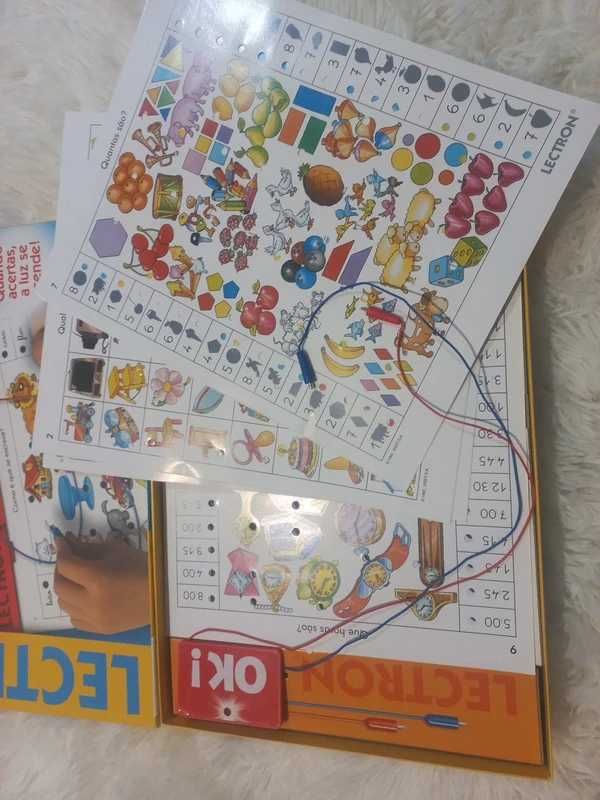 2 caixas de Jogos Conector lógica - educativos