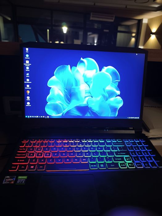 Laptop Acer Nitro 5 ryzen 7 5800h rtx 3070