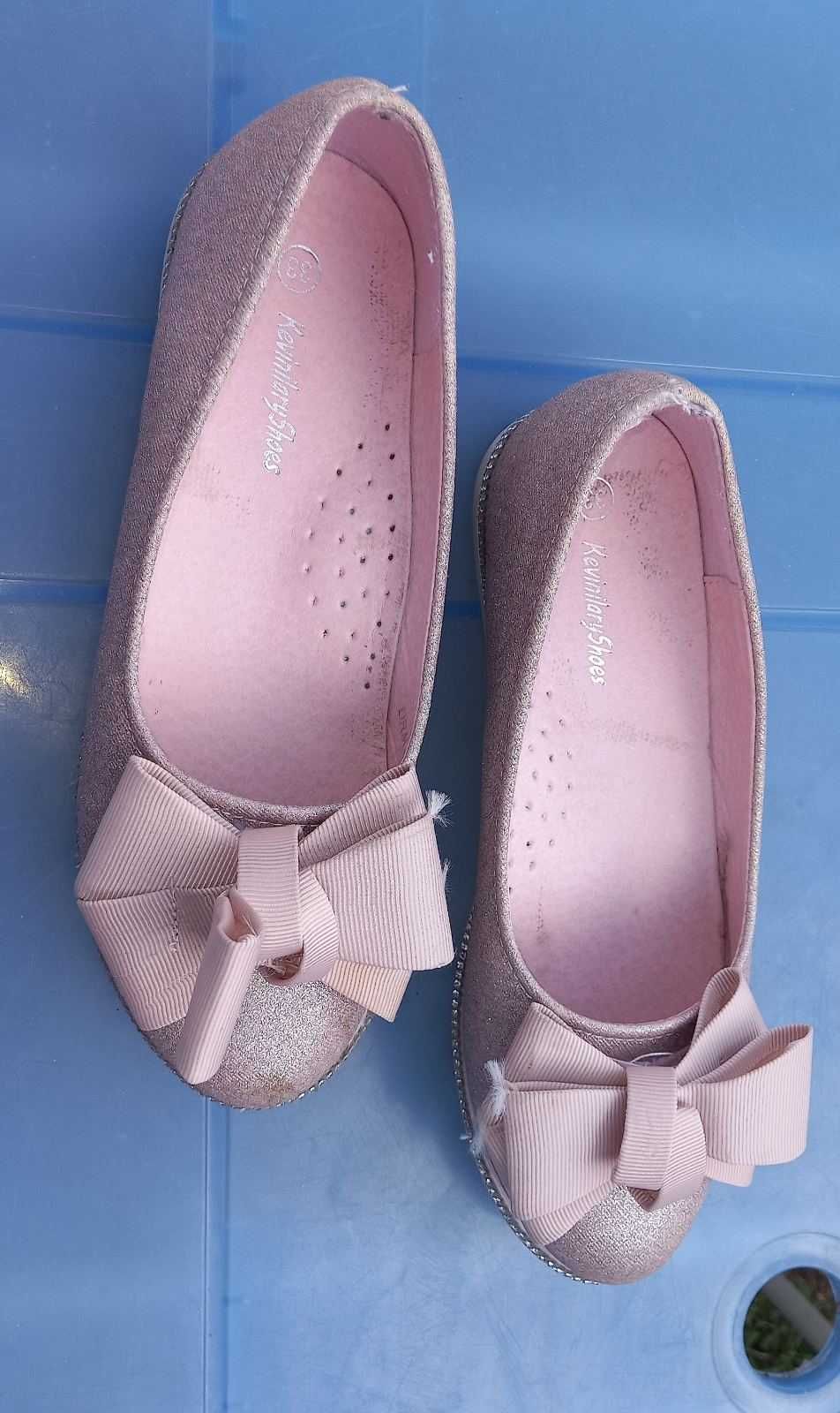 Рожево блискучі туфлі дівочі р.33 б в