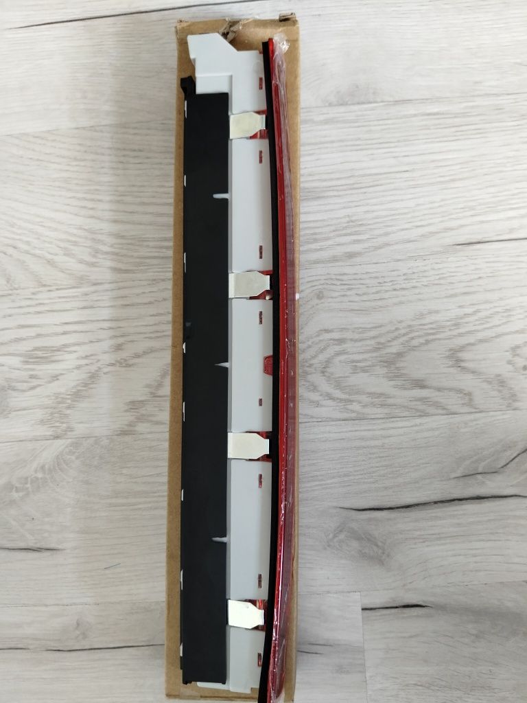 Trzecie światlo stop LED Audi A4 B6 Avant NOWE